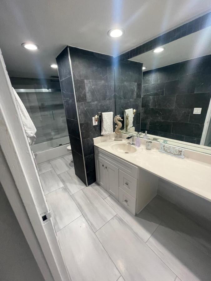 Ocean View Hollywood Apartment Bagian luar foto
