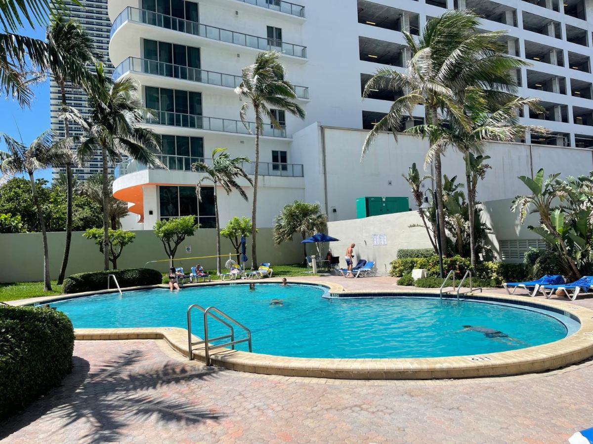 Ocean View Hollywood Apartment Bagian luar foto